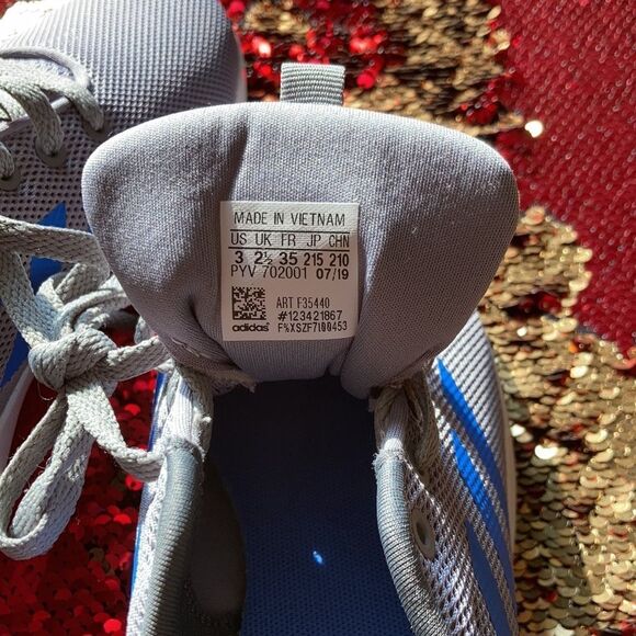 Kids ADIDAS shoes - Picture 5 of 11